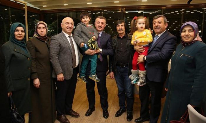 Büyükakın şehit ve gazi yakınlarıyla buluştu