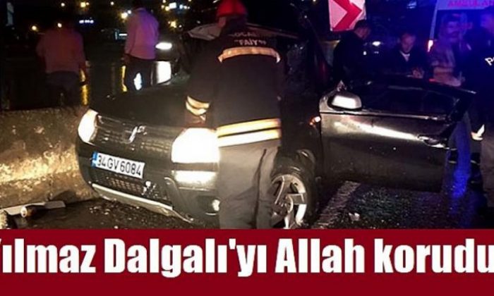 Kayganlaşan yolda  bariyerlere çarparak yaralandı