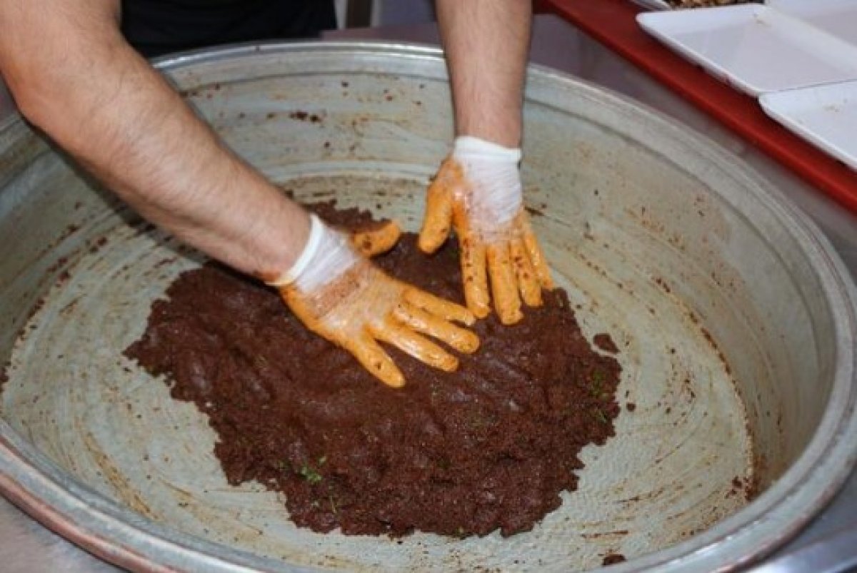 Çiğ köfteyi kiremit tozuyla yiyor olabilirsiniz