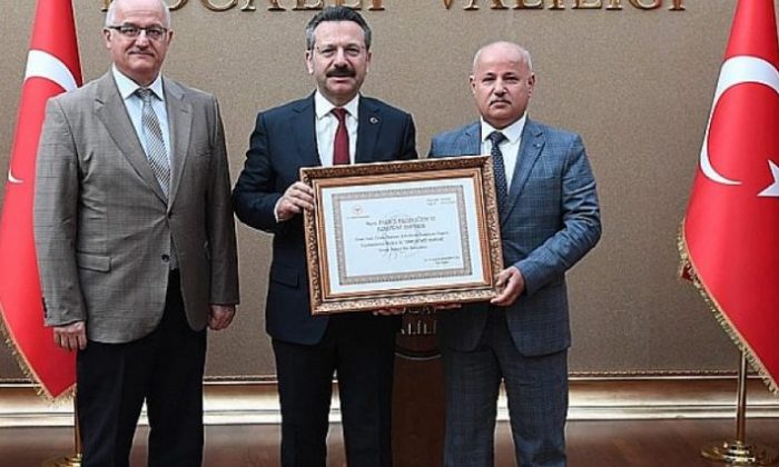 Farabi başarıdan başarıya koşuyor