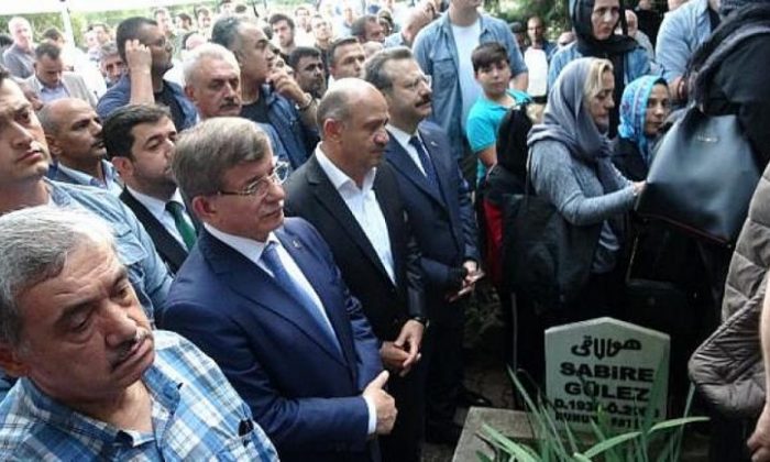 Davutoğlu Hereke’ye  Dursun’un cenazesi için geldi