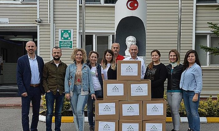 SEDAŞ gönüllülerinden kırtasiye yardımı