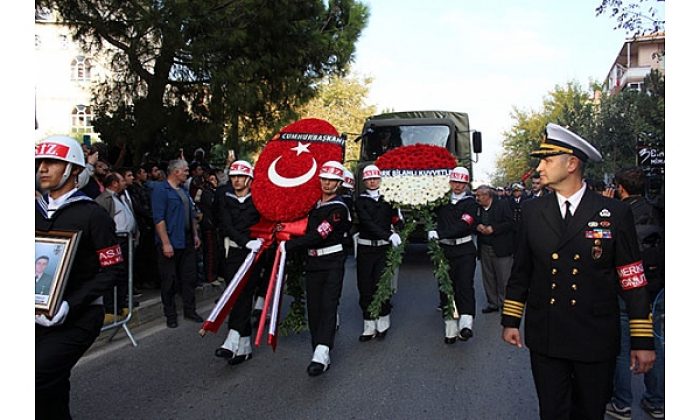 Şehidimizi son yolculuğuna binlerce kişi uğurladı!
