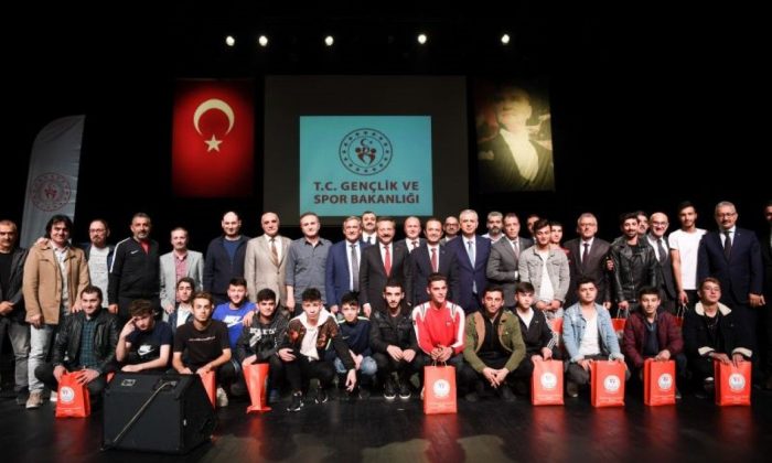 Vali Aksoy, “Çıraklık ustalığa gidilen yoldaki başlangıç noktasıdır”