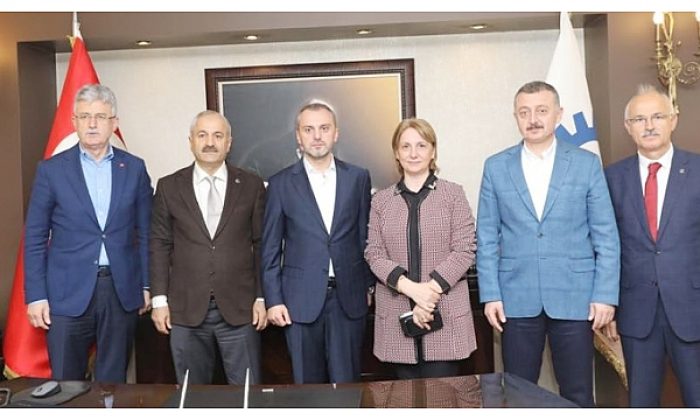 AK Parti Kocaeli’ye, Genel Merkez’den Övgü
