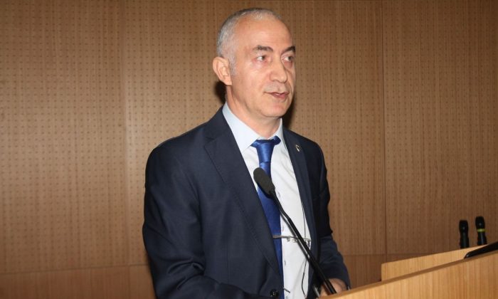 Bayraktutan: En az 10 işçi çalıştıran firmalara 5 yıl vadeli kredi