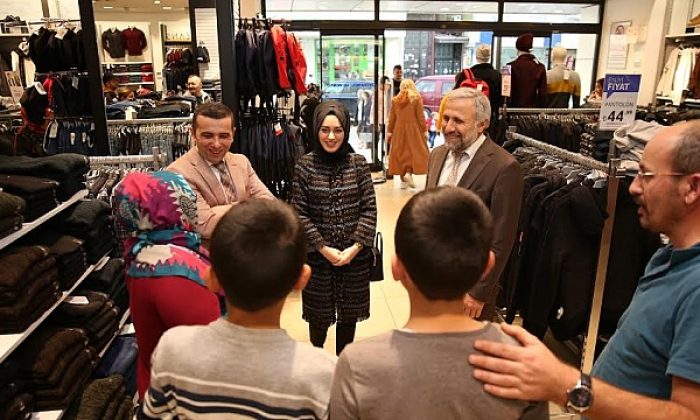 Çayırova’da 170 yetime mont ve bot yardımı