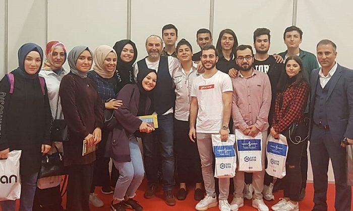 Darıca Belediyesi gençleri TÜYAP’a götürdü