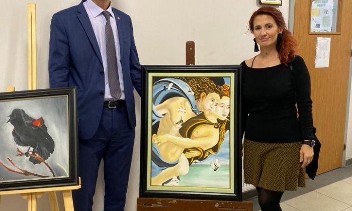 Öğretmenler eserlerini sergiledi