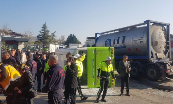 İzmit’te korkunç kaza: 25 yaralı
