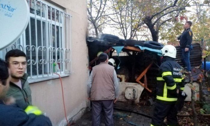 Sigara içmek isteyen liseliler yangın çıkardı