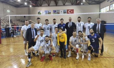Kağıtspor voleybol dolu dizgin ilerliyor