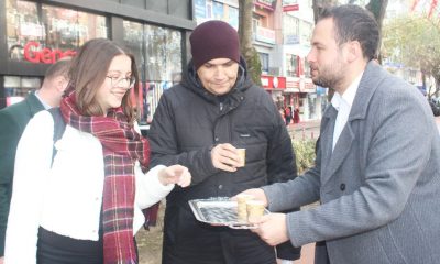 AK gençlerden Türk Kahvesi ikramı