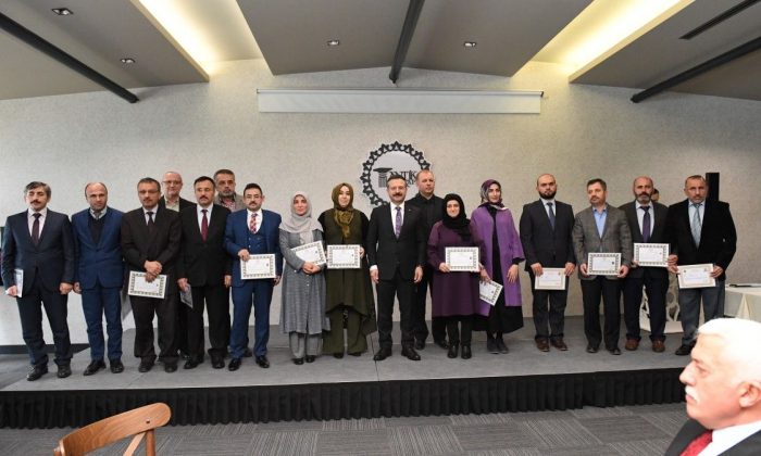 Vali Aksoy, Hafızlık Yarışması’nda dereceye girenleri ödüllendirdi