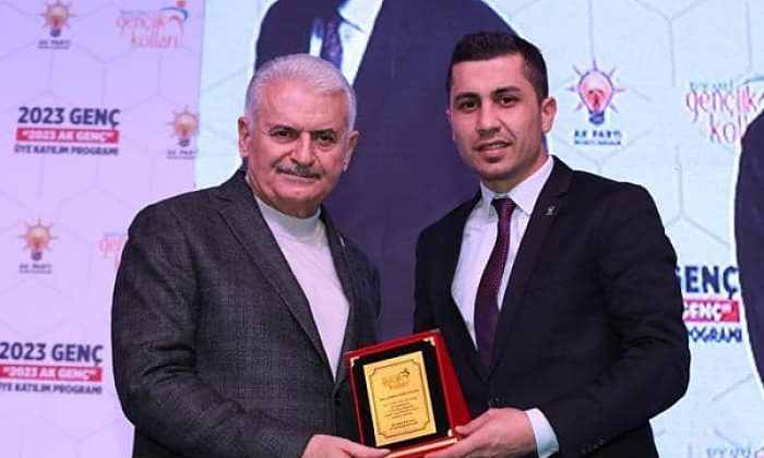Binali Yıldırım’dan Sarıca’ya teşekkür plaketi