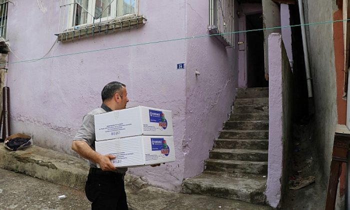 Gönüller kazanılıyor, evlere sıcak yemek gidiyor