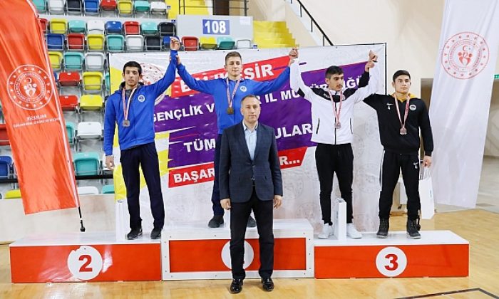Güreşçiler Türkiye Şampiyonası yolcusu