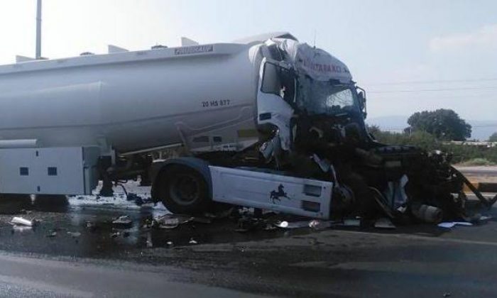 Tanker otomobili biçti!