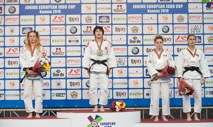 Kağıtspor’dan madalya yağmuru