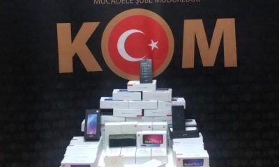 110 bin TL’lik kaçak telefon ele geçirildi