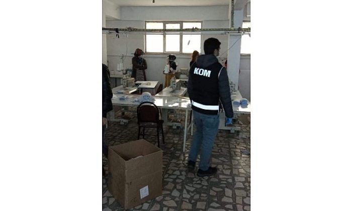 Darıca’da izinsiz üretilen 90 bin maske ele geçirildi