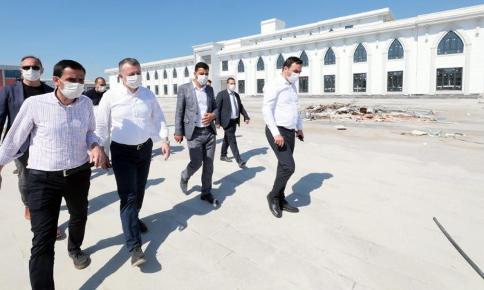 O caddelerde tonlarca asfalt kullanılacak
