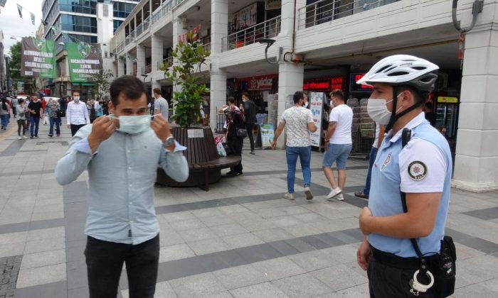 İzmit’te zabıta ve polisten ‘koronavirüs’ denetimi