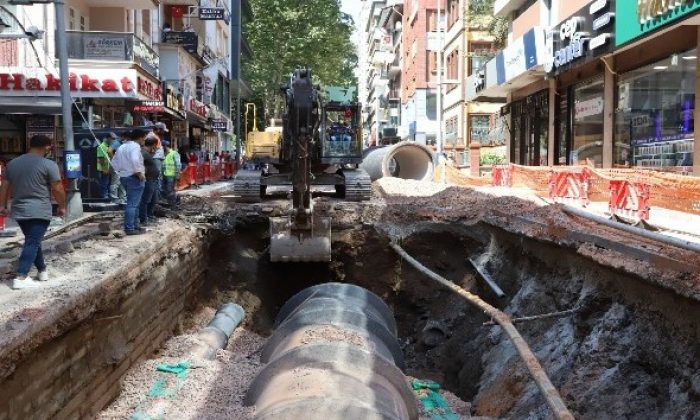 İzmit Alemdar Caddesi’nde iki vardiya çalışma yapılıyor