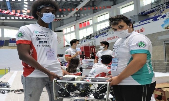İnsansız su altı aracıyla TEKNOFEST’te yarıştılar