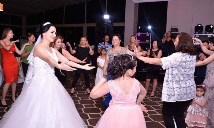 Sokak düğünleri ülke genelinde yasaklandı