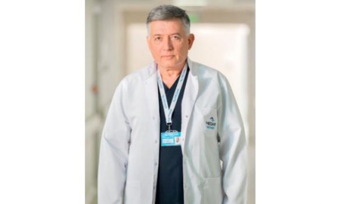 Kocaeli’de bir doktor 20 günlük korona virüs savaşını kaybetti