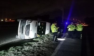 Kocaeli’de işçileri taşıyan servis minibüsü devrildi: 6 yaralı