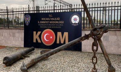 Hurda deposuna düzenlenen baskında tarihi eserler ele geçirildi