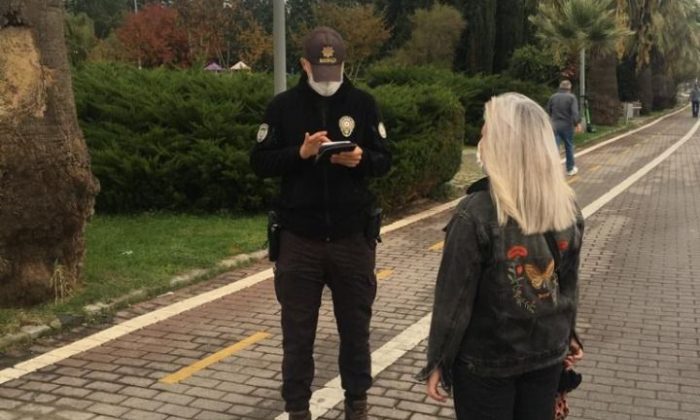 Kovid-19 tedbirlerine uymayan 228 kişiye para cezası