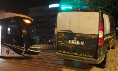 Tramvay ile çarpışan aracın sürücüsü alkollü çıktı
