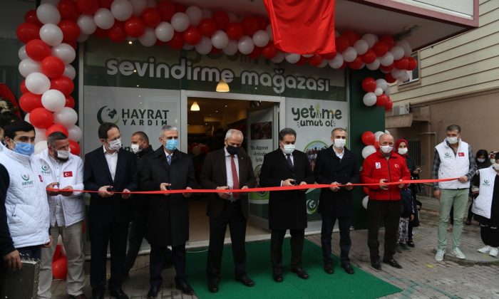 Gebze’de Yetime Umut Ol mağazası açıldı