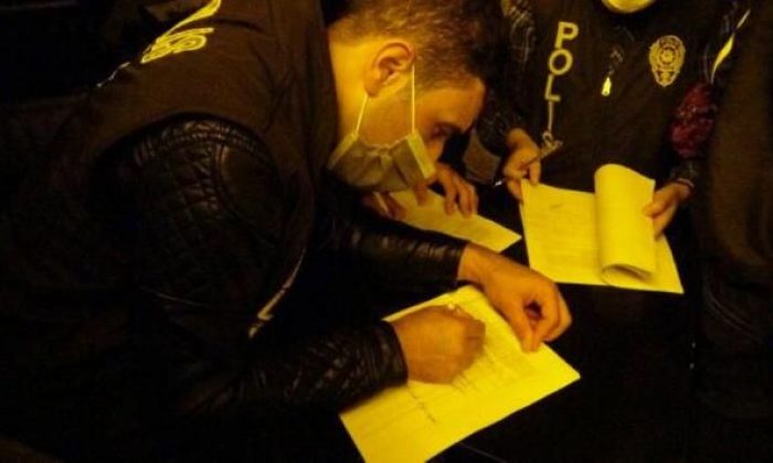 Kocaeli’de Kovid-19 tedbirlerine uymayan 250 kişiye para cezası