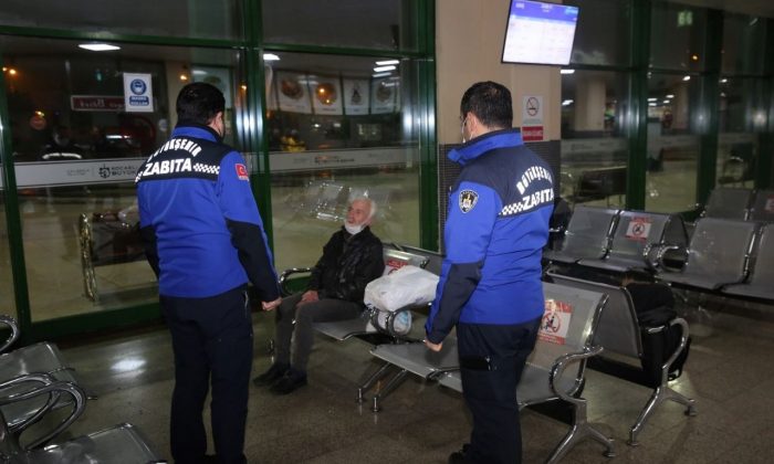 Sokakta kimse kalmasın! Büyükşehir vatandaşları yalnız bırakmıyor