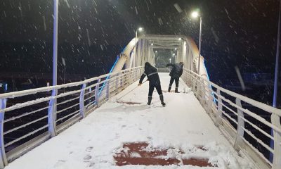 Soğuk ve karlı havaya rağmen ara vermiyorlar