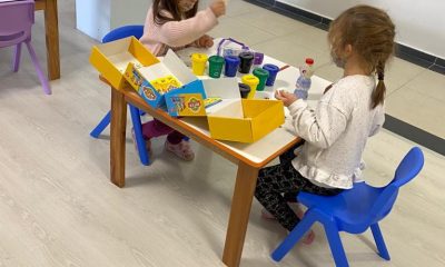 Çocuklar hem oynuyorlar, hem öğreniyorlar