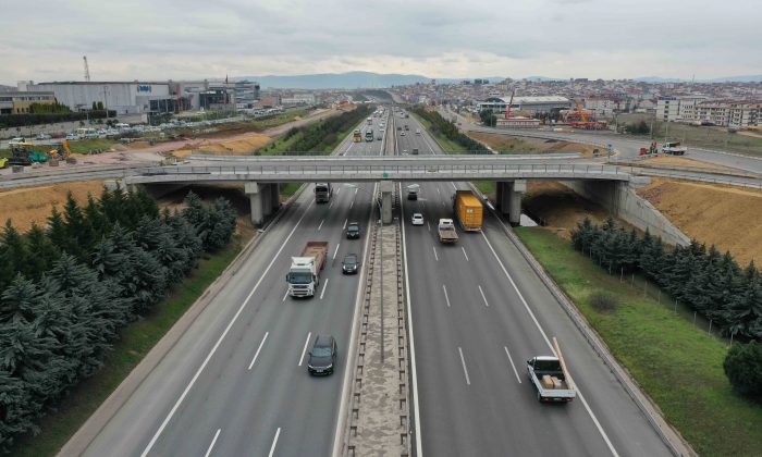 Gebze’de köprü bağlantısı 12 günde tamamlandı