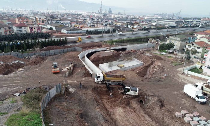 İlimtepe’ye ulaşımı rahatlatacak yolda otoyol geçiş köprüsü yapılıyor