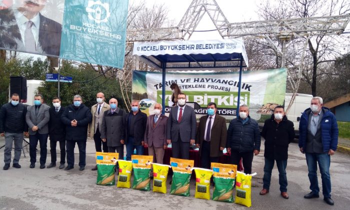 Büyükşehir’in yüzde 50 hibeli tohum desteği çiftçilere ulaştırılmaya başlandı