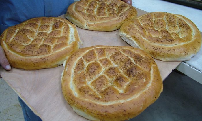 İhtiyaç sahiplerine günlük 46 bin pide