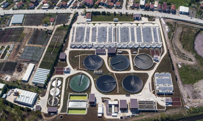 Bu güneş santralleri 3 bin 405 evin günlük elektriğini sağlıyor