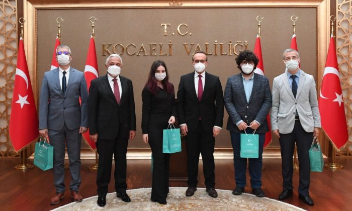 Vali Yavuz şampiyonları kutladı