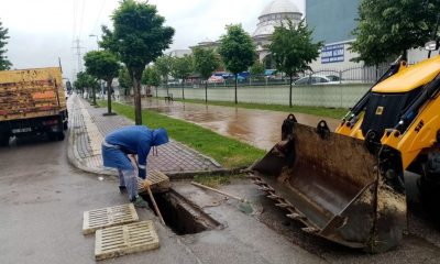 Büyükşehir ani yağışlara karşı görevde