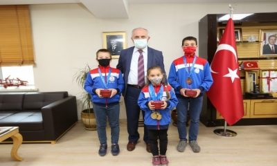 Buz Pateninde Başarılı Olan Kardeşlere Tebrik