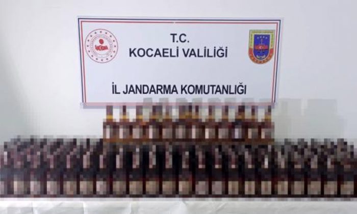 Jandarmanın takibe aldığı araçlardan sahte içki çıktı