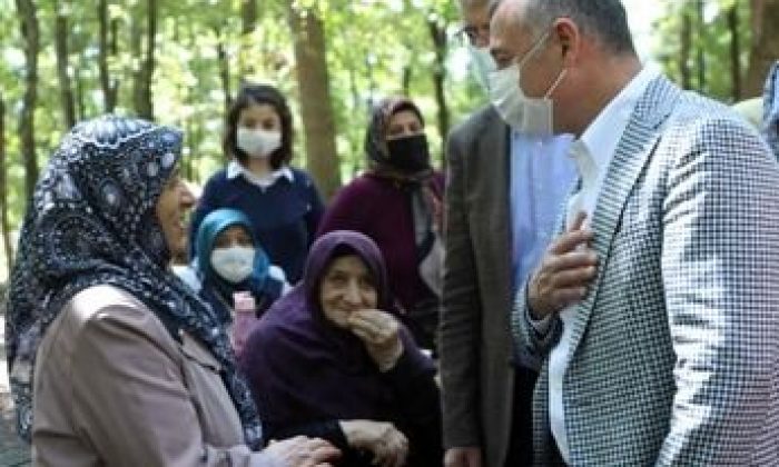 Büyükakın: “Kentimizin tüm çınarlarını seviyoruz”